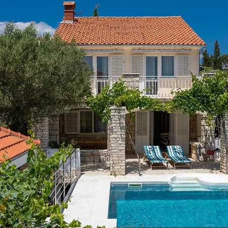 Villa Gradina 01 Vela Luka