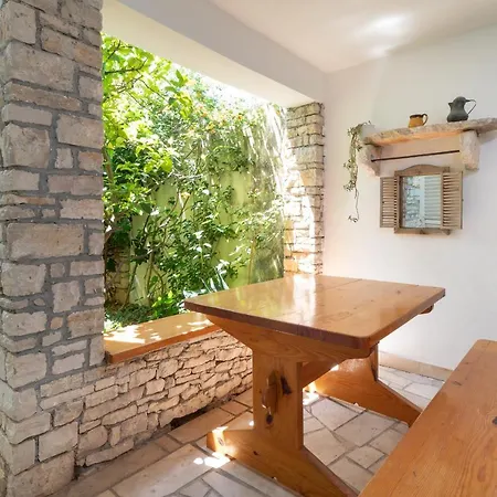 Gradina Villa